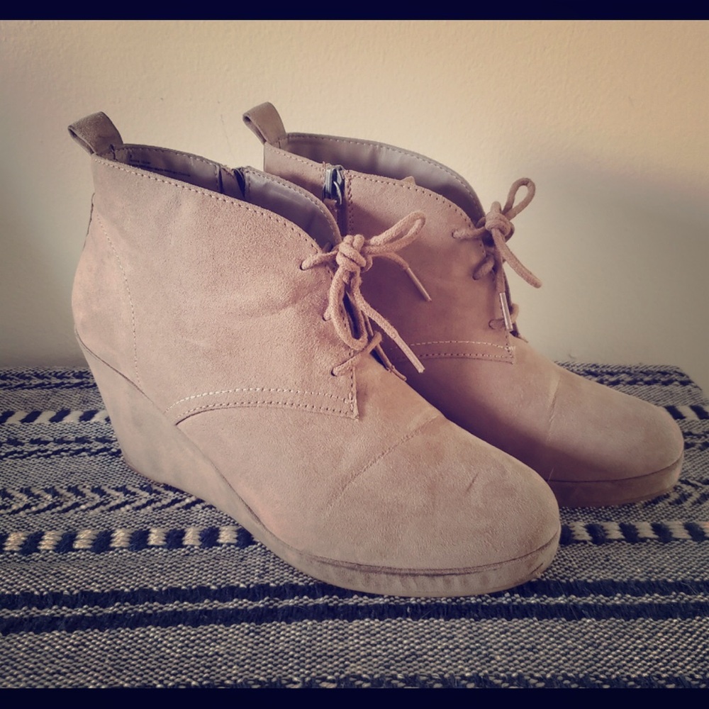 Suede wedges